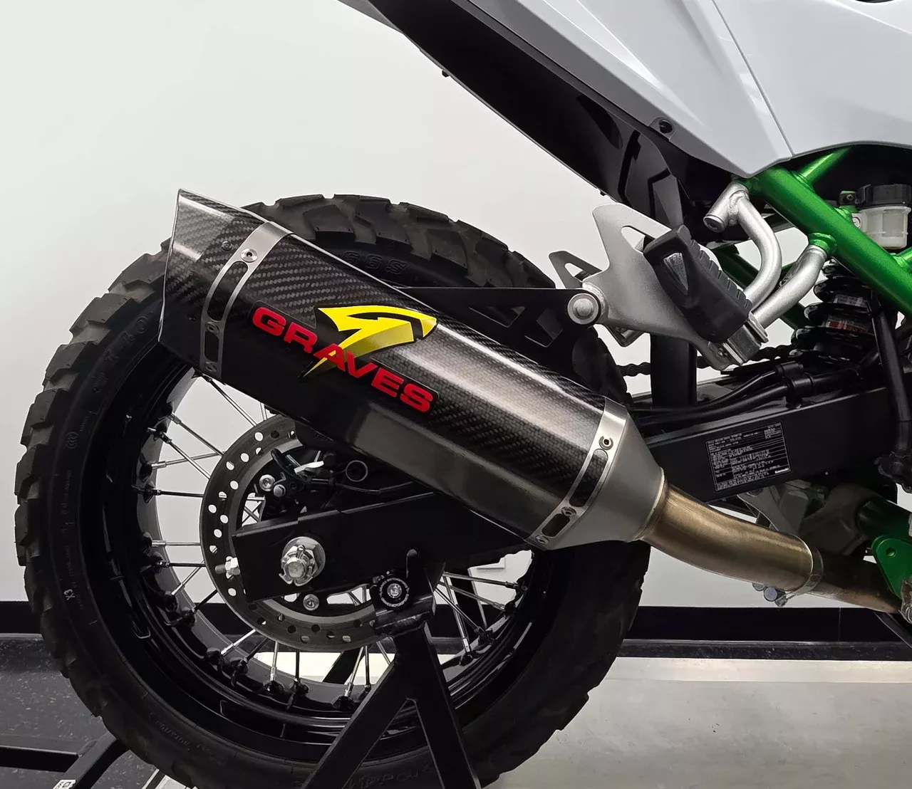 Graves Motorsports Carbon Exhaust Kawasaki KLE 500 2026+